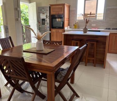 Circuit 1C1 House | Le Nid Tropical - Vue mer au cœur de la Guadeloupe