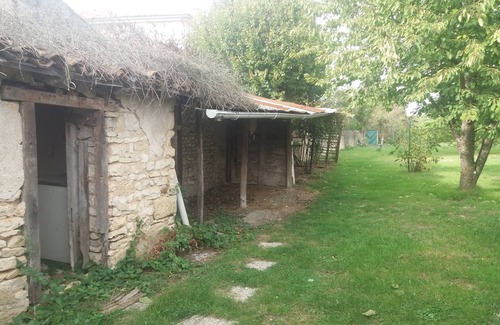 Paizay-le-Sec House | Le Numero 4 : 1 à 14 Personnes ! Climatisé et feu de Bois