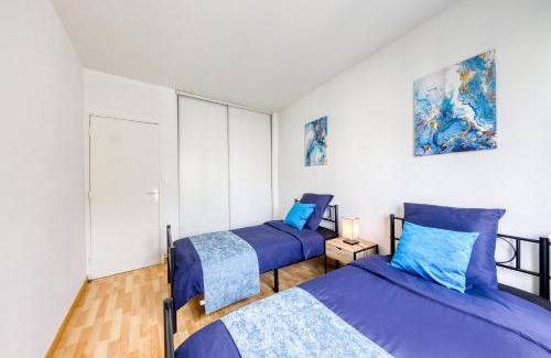 Vanves Apartment | Le Palais des Secrets - 10 minutes de Paris - Balcon