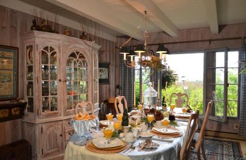 Saint-Sauveur Bed & Breakfast | Le Petit Clocher Gite Touristique B & B