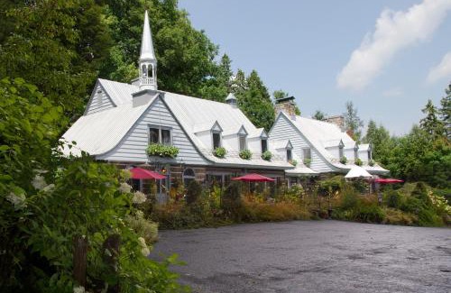 Saint-Sauveur Bed & Breakfast | Le Petit Clocher Gite Touristique B & B