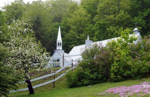 Saint-Sauveur Bed & Breakfast | Le Petit Clocher Gite Touristique B & B