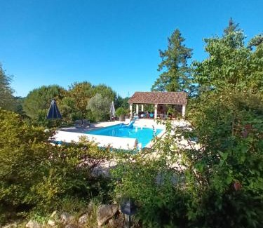 Saint-Amand-de-Vergt Bed & Breakfast | le petit gite Maison Croix du Sud