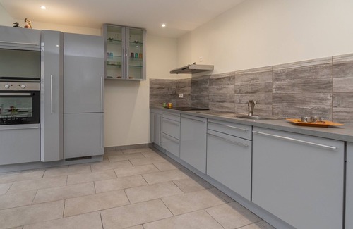 Montcenis Apartment | Le Pied à Terre de Montcenis - Appt avec parking privé