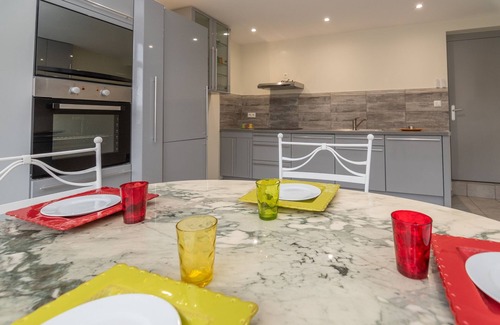 Montcenis Apartment | Le Pied à Terre de Montcenis - Appt avec parking privé