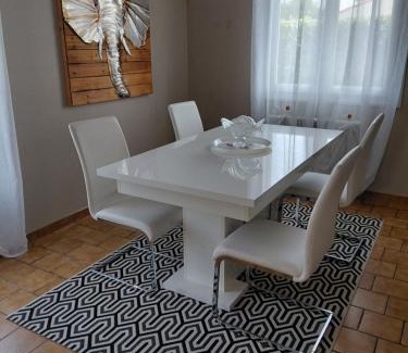 Saint-Sulpice-de-Royan House | Le prés long