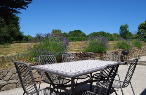 Languidic House | Le Pressoir - Gite with covered pool - St Leon, Languidic, South Brittany