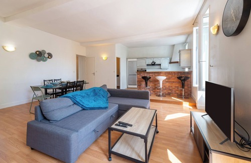 Laval Apartment | Le Quai - Wifi - Centre-ville