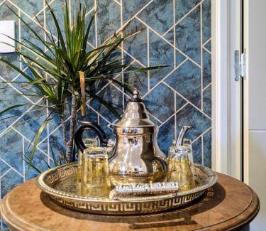 Riorges Apartment | Le Riad, sauna & jacuzzi