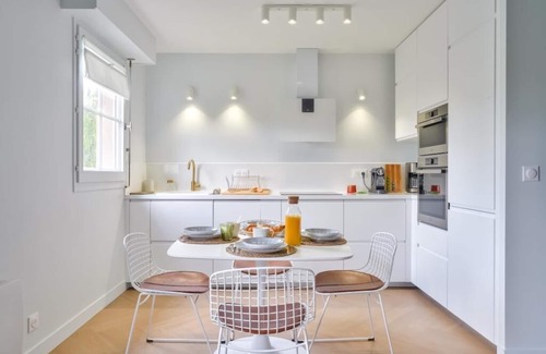 Cergy Apartment | Le Riviera - Port Cergy | Modern & Cosy