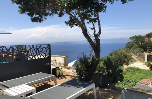 Ile du Levant Apartment | Le Silène Apartment T2 - 28m2 Sea view Terrace 25 m2 Air conditioned