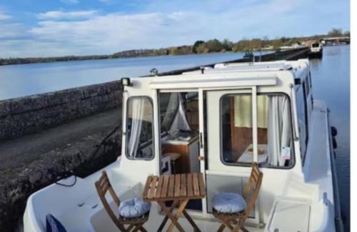 La Celle-sous-Gouzon Boat Rental | Le sittele