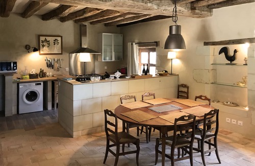 Cravant-les-Coteaux Cottage | Le Trianon du château de Sonnay, near Chinon : Gîte 4* for 6
