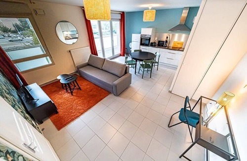 Venissieux Apartment | Le Vénissieux-spacieux 4 pers avec balcon, parking