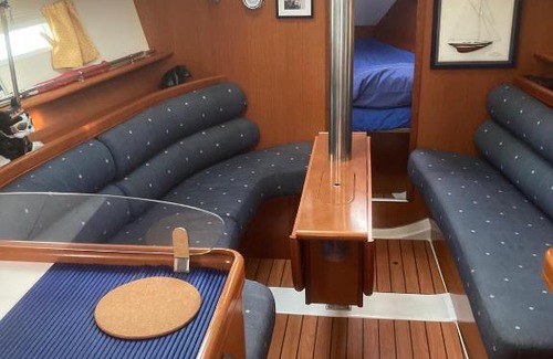 Les-Saintes Boat Rental | Le Voilier dans la baie des Saintes