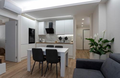 Lecco Apartment | LECCO LAKE SUITE Dante 20 Balcony e Wi-Fi