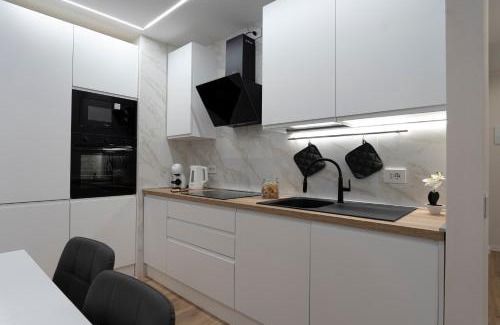 Lecco Apartment | LECCO LAKE SUITE Dante 20 Balcony e Wi-Fi