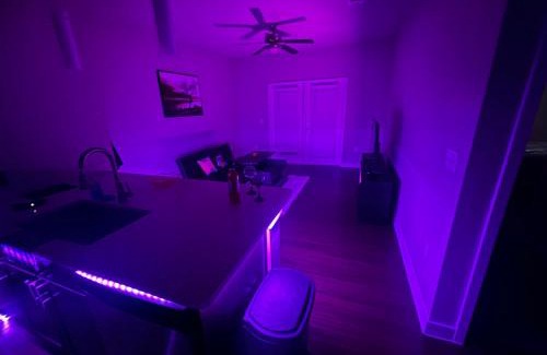 Katy Apartment | LED Fall Chillax 1B1B Couples Retreat Katy mills mall