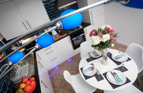 Chapeltown Apartment | Leeds 2 Bedroom Apartment Sleeps 8