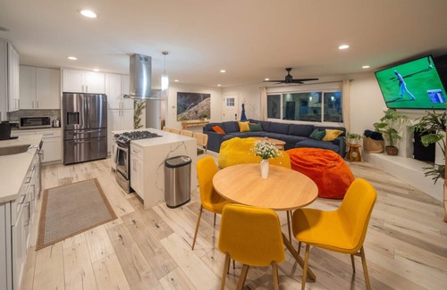 Vista House | LEGO Home + Pool/Jacuzzi + Putting Green