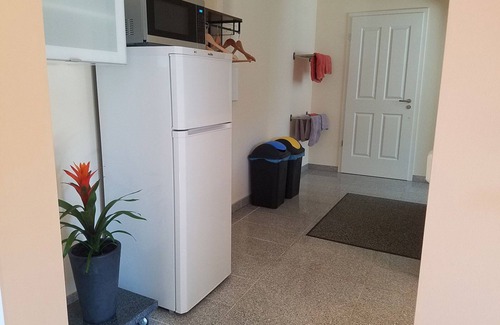 Suedwest Apartment | Leipzig dog/dogs on request; quiet location; garden; near the lake; Belantis