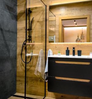 Pradnik Czerwony Apartment | Lema Tauron Arena Two Bedroom Apartment