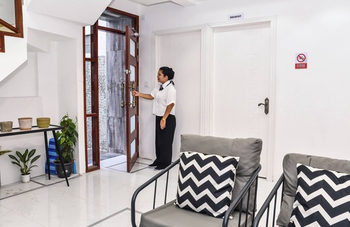 Male House | LemonRock Comfort