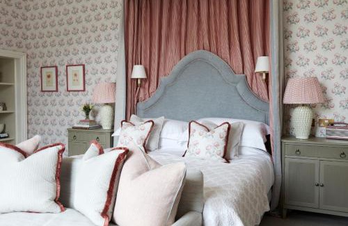 Staplefield Hotel | Leonardslee House at Leonardslee Lakes & Gardens