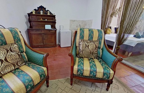 Luc-sur-Orbieu Bed & Breakfast | Les 2 Drôles d'Oiseaux Bed & Breakfast between Carcassonne and Narbonne