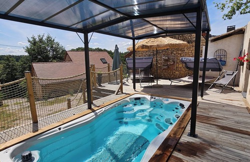 Saint-Jean-Ligoure House | Les 3 Clefs de GaYa