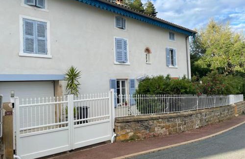 Vaux-en-Beaujolais Bed & Breakfast | Les Agapanthes