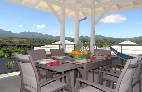 Petit-Bourg House | Les Balcons du Parc