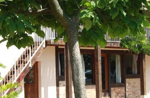 Saint-Jean-de-Thurigneux Bed & Breakfast | Les Barelles