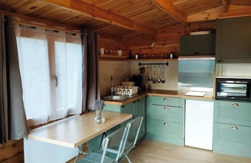 Eourres Ski Chalet | Les chalets perchés, a cosy nest for wilderness lovers
