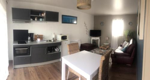 Quettehou Bed & Breakfast | Les Charmilles