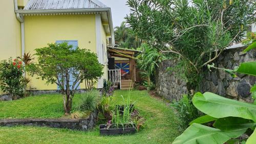 Saint-Benoit Apartment | Les Clairs Matins