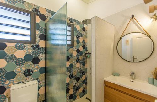 Saint-Pierre De La Reunion House | Les Cocottes Terre Sainte