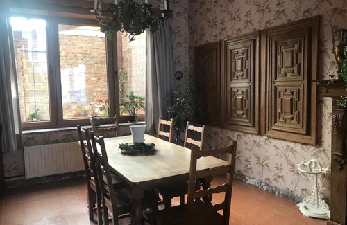 Bouvignes-sur-Meuse House | Les colombages