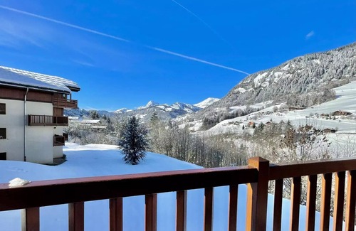 Flumet Apartment | Les Evettes Chalets - Residence with pool at the foot of the slopes