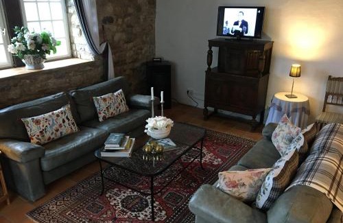 Caylus House | Les Gîtes Pérard