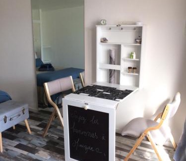 Mimizan Apartment | Les logis d'argent Studio indépendant Parking Entrée autonome Linge de Lit et Serviettes Wifi fibre TV connectée