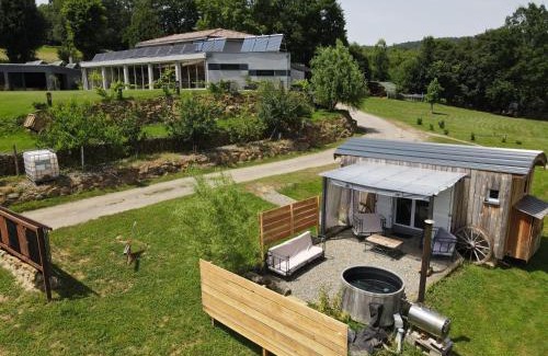 Encausse-les-Thermes Ski Chalet | Les Milles Bottes et ses Roulottes