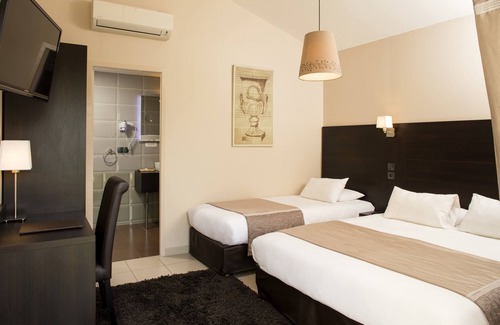 Amberieux Hotel | Les Pierres Dorées