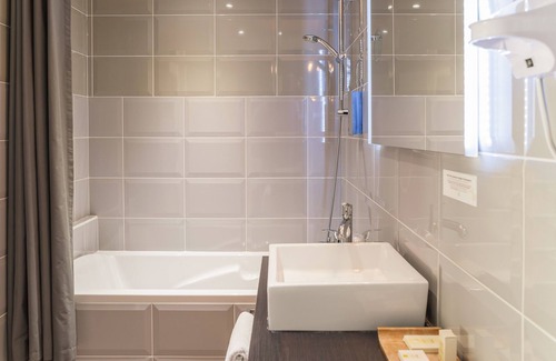 Amberieux Hotel | Les Pierres Dorées