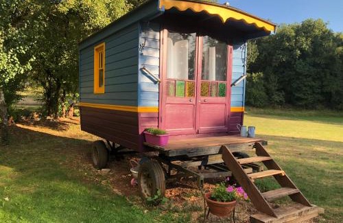 Gramat Bed & Breakfast | les roulottes du LOT