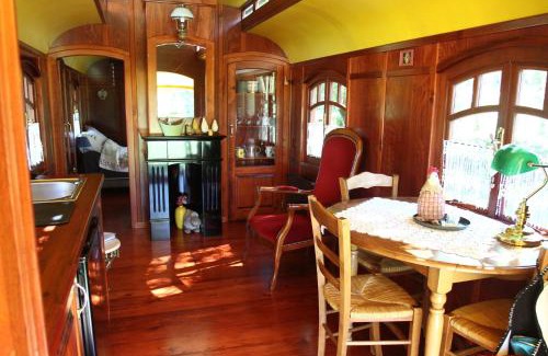 Gramat Bed & Breakfast | les roulottes du LOT