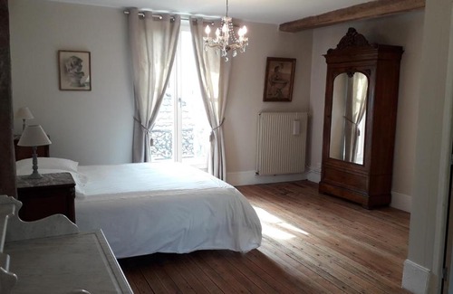 Cormeilles-en-Vexin Bed & Breakfast | Les Salons Fleuris