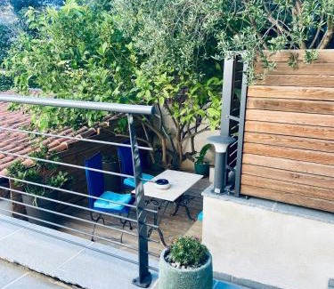 Ensues-la-Redonne Bed & Breakfast | Les terrasses des Anthenors