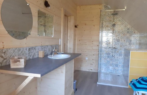 Chaucenne House | LES TROIS CHARMES