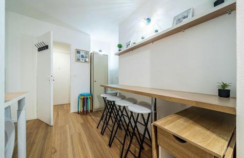 Villiers-le-Bel Apartment | LEscale dAstérix - 9 guests near Paris